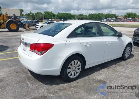 2011 Chevrolet Cruze Ls z USA, uszkodzony, nr VIN 1G1PC5SH8B7222360